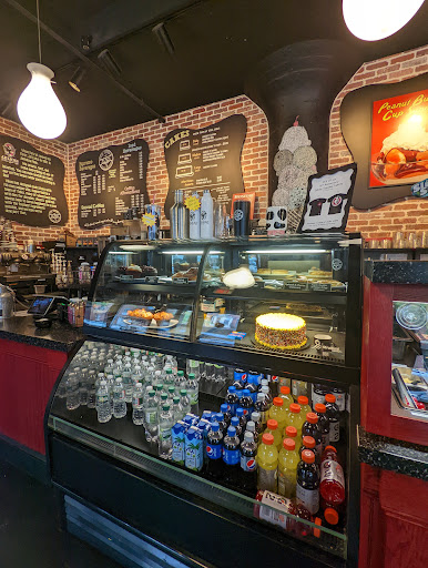 Ice Cream Shop «J.P. Licks», reviews and photos, 150 Charles St, Boston, MA 02114, USA