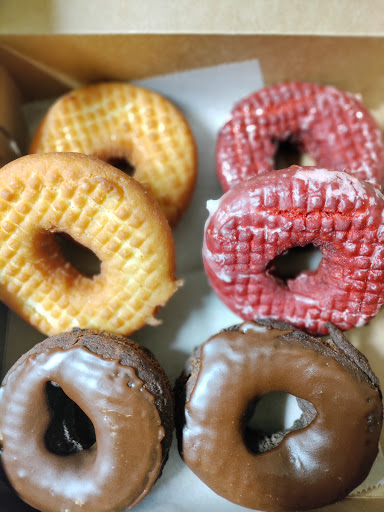Donut Shop «County Donuts», reviews and photos, 1218 S Roselle Rd, Schaumburg, IL 60193, USA