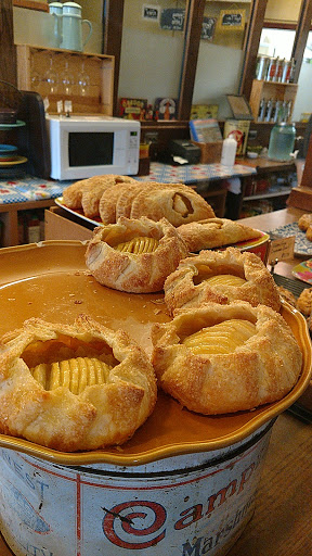 Cafe «The South Store Cafe», reviews and photos, 24485 SW Scholls Ferry Rd, Hillsboro, OR 97123, USA