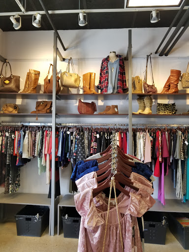 Clothing Store «Uptown Cheapskate», reviews and photos, 1830 York Rd, Timonium, MD 21093, USA