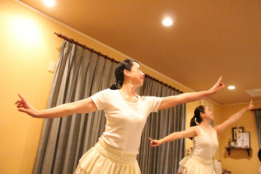 ダンススクール イヒラニ・フラ・スタジオ
