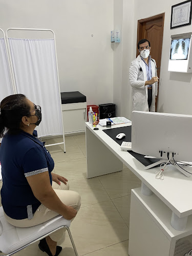 Olmedo 1024 y Vargas Torres - Centro Medico Vitalcen ( a media cuadra de la clinica Santa Ines, Ecuador