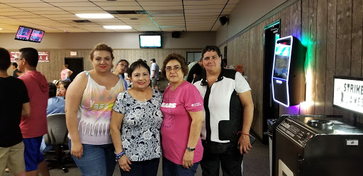 Bowling Alley «Striker Lanes Inc», reviews and photos, 6728 16th St, Berwyn, IL 60402, USA