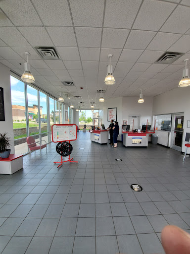 Tire Shop «Discount Tire Store - Woodbury, MN», reviews and photos, 570 Woodbury Dr, Woodbury, MN 55125, USA