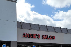 Annie’s La Scimmia Salon
