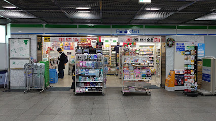 ファミリーマート ＪＲ小倉駅改札口店