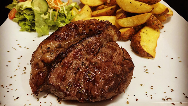 Opiniones de ZONA carnes y mariscos Resto Pub en Loja - Restaurante
