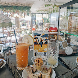 Photo n°68 de La Salle - restaurant & brocante à Hyères ()