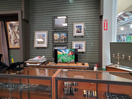 Shopping Mall «The Lakes Mall», reviews and photos, 5600 Harvey St, Muskegon, MI 49444, USA