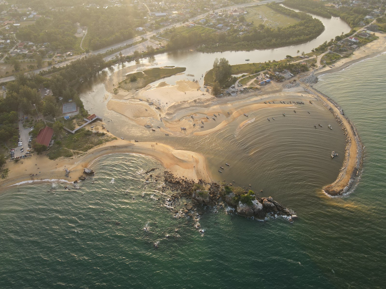 Foto av Kemasik Beach - populär plats bland avkopplingskännare