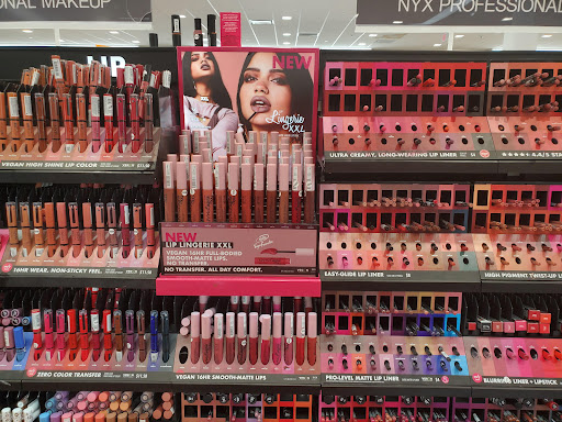 Cosmetics Store «Ulta Beauty», reviews and photos, 2155 W 22nd St #7, Oak Brook, IL 60523, USA