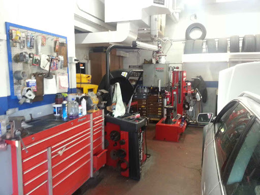 Auto Repair Shop «Scarsdale Auto Repair», reviews and photos, 445 S Arlington Heights Rd, Arlington Heights, IL 60005, USA