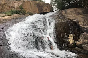 Viripara Waterfalls image