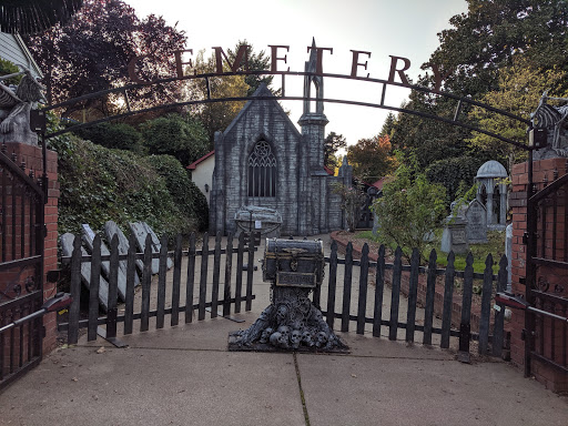 Tourist Attraction «Davis Graveyard», reviews and photos, 8703 SE 43rd Ave, Milwaukie, OR 97222, USA