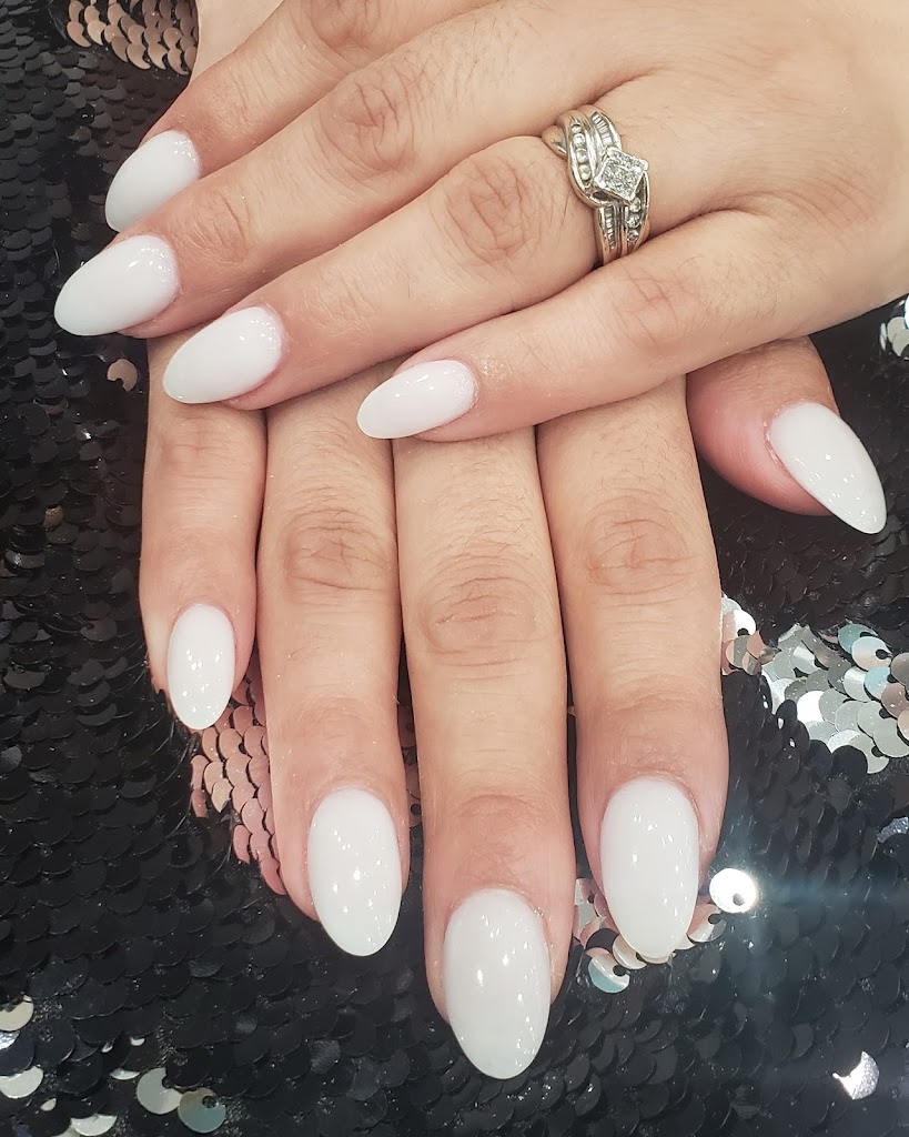 LOTUS NAILS 27103