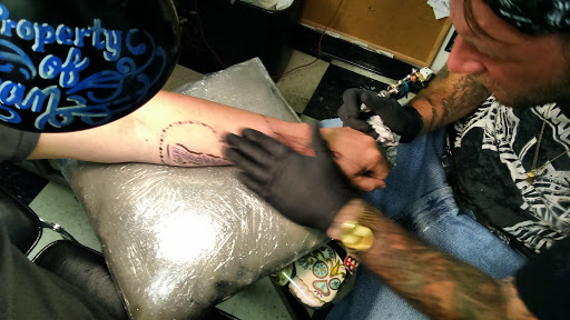 Tattoo Shop «Freehanman Tattoo», reviews and photos, 25 PA-611, Bartonsville, PA 18321, USA