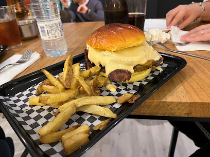 LOU burger - C. Cruz, 2, 41520 El Viso del Alcor, Sevilla, Spain