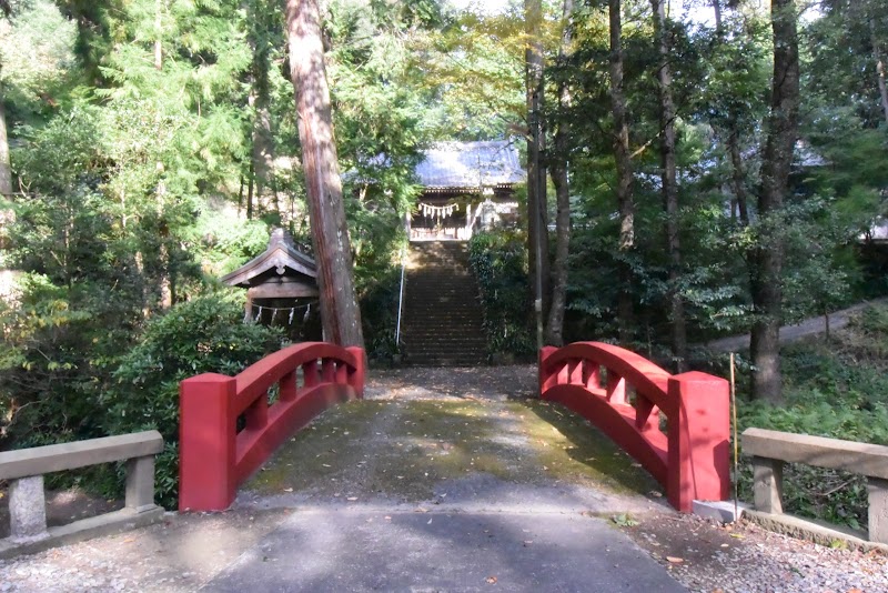 雨櫻神社神橋