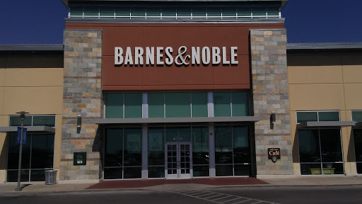 Book Store «Barnes & Noble Booksellers El Paso/Fountains at Farah», reviews and photos, 8889 Gateway Blvd W #120, El Paso, TX 79925, USA
