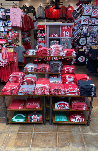 Sportswear Store «Rally House Rookwood», reviews and photos, 2705 Edmondson Rd, Cincinnati, OH 45209, USA