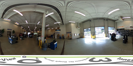 Car Dealer «Metropolitan Ford of Eden Prairie», reviews and photos, 12477 Plaza Dr, Eden Prairie, MN 55344, USA