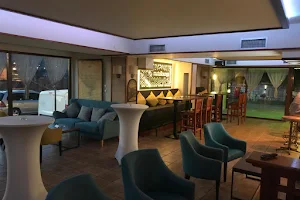 Motel lounge image
