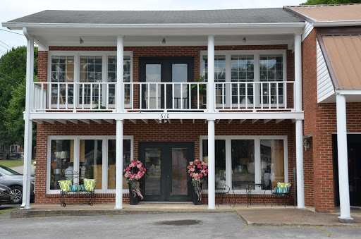 Florist «Lively Florist Shop», reviews and photos, 610 Hatcher Ln, Columbia, TN 38401, USA
