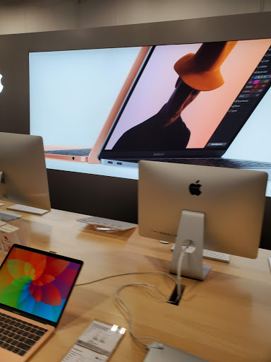 Electronics Store «Best Buy», reviews and photos, 26 Plaza Dr, Fairview Heights, IL 62208, USA