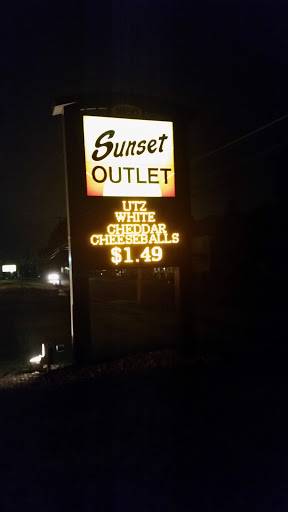 Grocery Store «Sunset Grocery Outlet», reviews and photos, 1650 N 7th St #1, Lebanon, PA 17046, USA