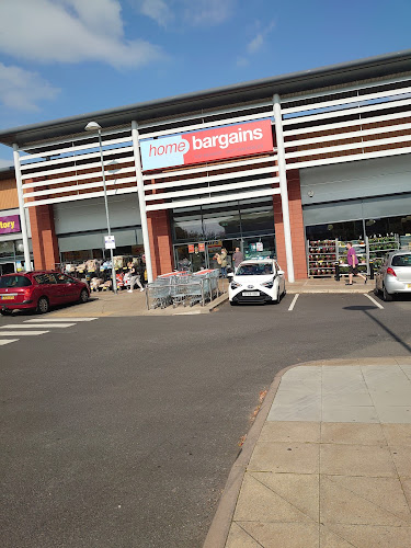 Alexandra Retail Centre, Wardle St, Tunstall, Stoke-on-Trent ST6 6BE, United Kingdom