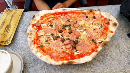 Bar Trattoria Pizzeria La Piazzetta in Capannori, Provincia di Lucca
