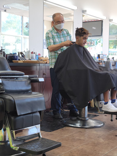 Barber Shop «17 Barber Shop», reviews and photos, 754 Warrenton Rd #101, Fredericksburg, VA 22406, USA