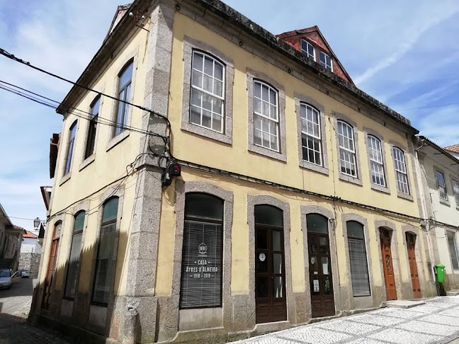 Casa Ayres d'Almeida - Fundada em 1918