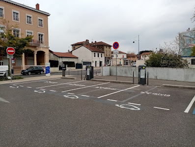 IZIVIA Grand Lyon Station de recharge 36 Bd Castellane, 69580 Sathonay-Camp, France