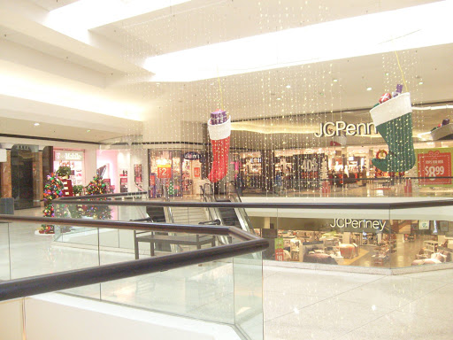 Shopping Mall «Oakland Mall», reviews and photos, 412 W 14 Mile Rd, Troy, MI 48083, USA