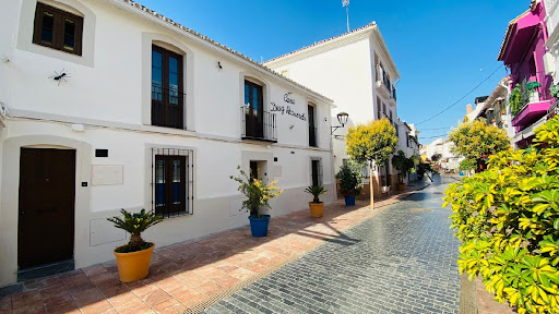 Inmobiliaria FyD - Avenida Toledo Edif Jara, Local 1, 29680 Estepona, Málaga