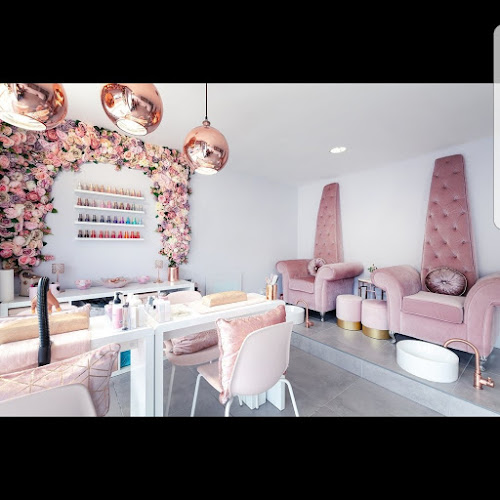 Throne Beauty - Beauty salon