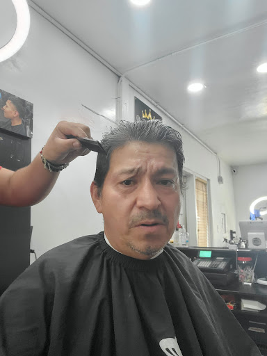 Barber Shop «Royal Fadez Barbershop», reviews and photos, 920 N Arizona Ave #8, Chandler, AZ 85225, USA