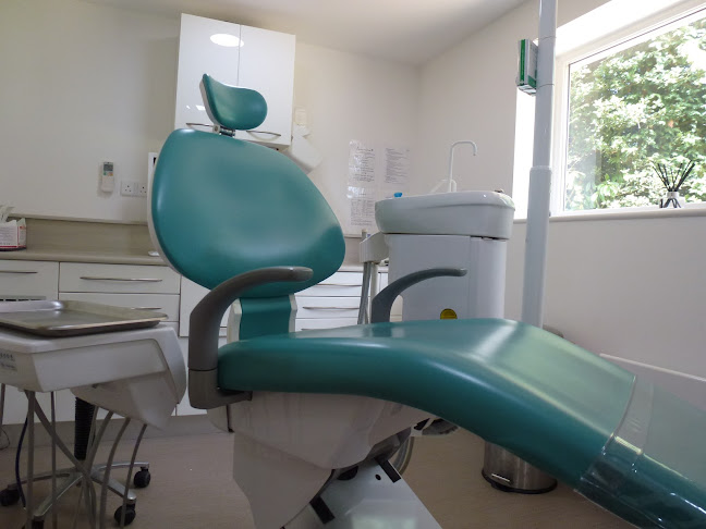 Reviews of Dental Partners Chobham in Woking - Dentist
