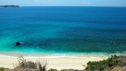 Bariendi Beach'in fotoğrafı dağlarla çevrili