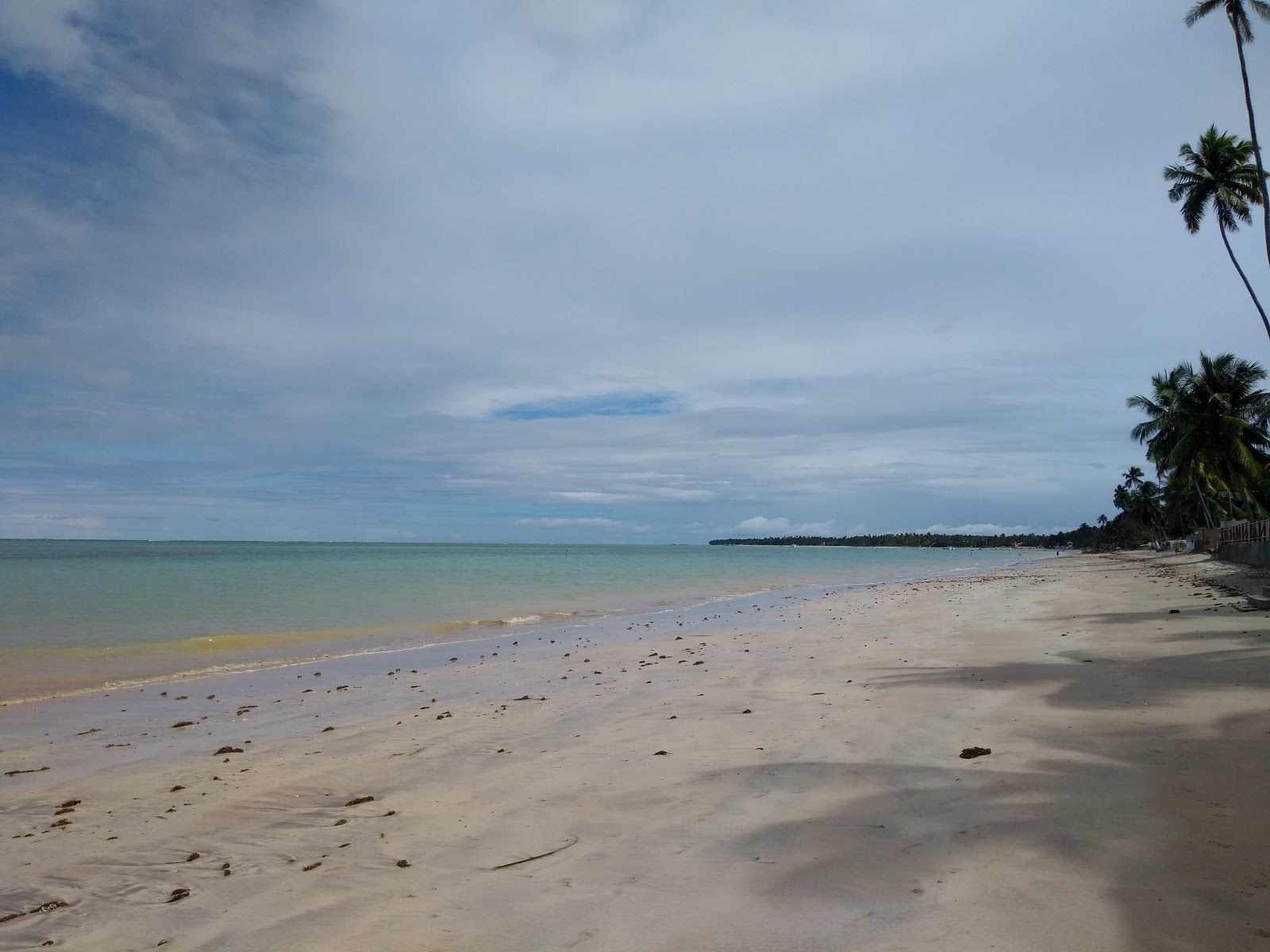 Fotografie cu Praia de Peroba - locul popular printre cunoscătorii de relaxare