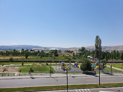 Muhsin Yazıcıoğlu Parkı ve Çaybahçesi