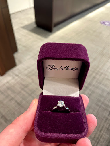 Jewelry Store «Ben Bridge Jeweler», reviews and photos, 4733 Tacoma Mall Blvd #100, Tacoma, WA 98409, USA