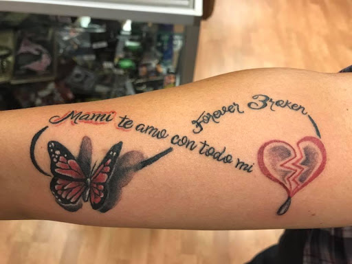 Tattoo Shop «Head 2 Toe Tattoos», reviews and photos, 3008 W Lawrence Ave, Chicago, IL 60625, USA