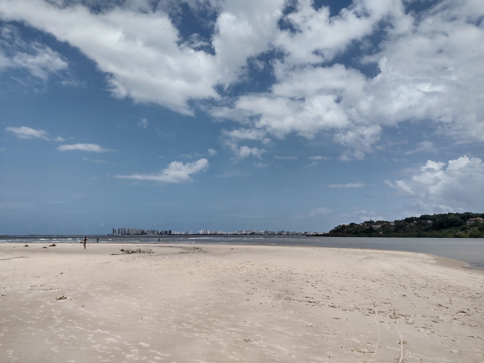 Praia da Guia'in fotoğrafı - rahatlamayı sevenler arasında popüler bir yer