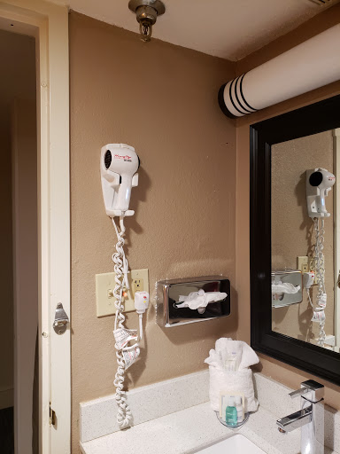 Hotel «Clarion Hotel & Aqua Lagoon Waterpark», reviews and photos, 1080 Riverdale St, West Springfield, MA 01089, USA