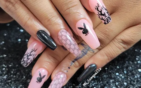 MH luxe nails image