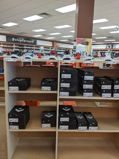 Shoe Store «Famous Footwear», reviews and photos, 19075 I-45, Conroe, TX 77385, USA