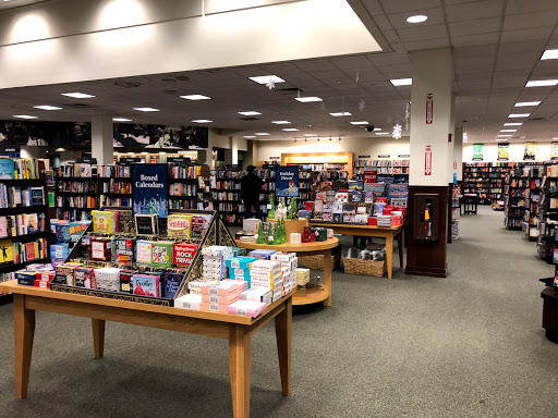 Book Store «Barnes & Noble», reviews and photos, 58 S 32nd St, Camp Hill, PA 17011, USA