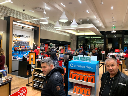 Book Store «Amazon Books», reviews and photos, 4545 La Jolla Village Dr, San Diego, CA 92122, USA